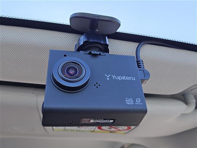 ジープ・レネゲード リミテッド　クルーズコントロール　バックカメラ　ドライブレコーダー　Ｂｌｕｅｔｏｏｔｈオーディオ　ＥＴＣ　Ｄ＋Ｎ席パワーシート　Ｄ＋Ｎ席シートヒーター　ステアリングヒーター　純正アルミホイール（１７インチ）（15枚目）