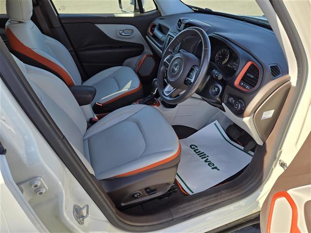 ジープ・レネゲード リミテッド　クルーズコントロール　バックカメラ　ドライブレコーダー　Ｂｌｕｅｔｏｏｔｈオーディオ　ＥＴＣ　Ｄ＋Ｎ席パワーシート　Ｄ＋Ｎ席シートヒーター　ステアリングヒーター　純正アルミホイール（１７インチ）（17枚目）