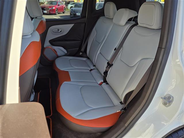 ジープ・レネゲード リミテッド　クルーズコントロール　バックカメラ　ドライブレコーダー　Ｂｌｕｅｔｏｏｔｈオーディオ　ＥＴＣ　Ｄ＋Ｎ席パワーシート　Ｄ＋Ｎ席シートヒーター　ステアリングヒーター　純正アルミホイール（１７インチ）（20枚目）