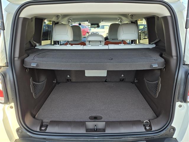 ジープ・レネゲード リミテッド　クルーズコントロール　バックカメラ　ドライブレコーダー　Ｂｌｕｅｔｏｏｔｈオーディオ　ＥＴＣ　Ｄ＋Ｎ席パワーシート　Ｄ＋Ｎ席シートヒーター　ステアリングヒーター　純正アルミホイール（１７インチ）（25枚目）