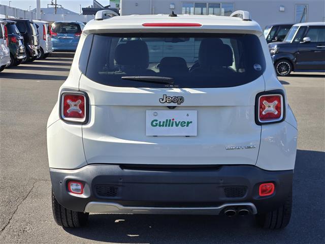 ジープ・レネゲード リミテッド　クルーズコントロール　バックカメラ　ドライブレコーダー　Ｂｌｕｅｔｏｏｔｈオーディオ　ＥＴＣ　Ｄ＋Ｎ席パワーシート　Ｄ＋Ｎ席シートヒーター　ステアリングヒーター　純正アルミホイール（１７インチ）（32枚目）