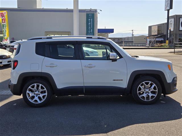 ジープ・レネゲード リミテッド　クルーズコントロール　バックカメラ　ドライブレコーダー　Ｂｌｕｅｔｏｏｔｈオーディオ　ＥＴＣ　Ｄ＋Ｎ席パワーシート　Ｄ＋Ｎ席シートヒーター　ステアリングヒーター　純正アルミホイール（１７インチ）（33枚目）