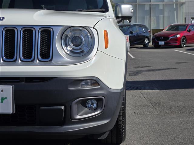 ジープ・レネゲード リミテッド　クルーズコントロール　バックカメラ　ドライブレコーダー　Ｂｌｕｅｔｏｏｔｈオーディオ　ＥＴＣ　Ｄ＋Ｎ席パワーシート　Ｄ＋Ｎ席シートヒーター　ステアリングヒーター　純正アルミホイール（１７インチ）（36枚目）