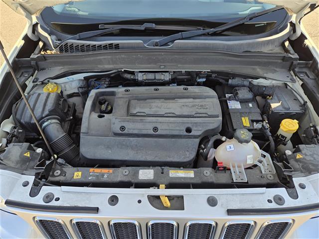 ジープ・レネゲード リミテッド　クルーズコントロール　バックカメラ　ドライブレコーダー　Ｂｌｕｅｔｏｏｔｈオーディオ　ＥＴＣ　Ｄ＋Ｎ席パワーシート　Ｄ＋Ｎ席シートヒーター　ステアリングヒーター　純正アルミホイール（１７インチ）（39枚目）