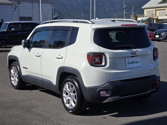 ジープ・レネゲード リミテッド　クルーズコントロール　バックカメラ　ドライブレコーダー　Ｂｌｕｅｔｏｏｔｈオーディオ　ＥＴＣ　Ｄ＋Ｎ席パワーシート　Ｄ＋Ｎ席シートヒーター　ステアリングヒーター　純正アルミホイール（１７インチ）（41枚目）