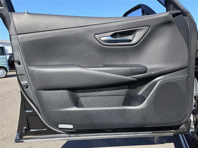 クラウンハイブリッド ＲＳアドバンス　ムーンルーフ　Ｗｅｄｓ製Ｋｒａｎｚｅアルミホイール（２０インチ）　社外ミラー型レーダー　パノラミックビューモニター　トヨタセーフティセンス　Ｄ＋Ｎ席シートヒーター　Ｄ＋Ｎ席ベンチレーション（27枚目）