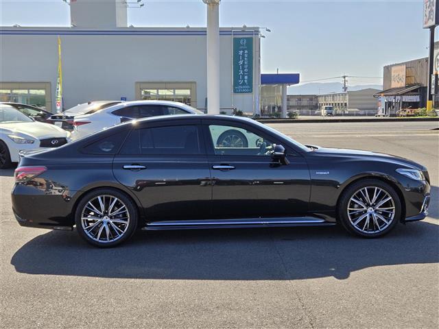 クラウンハイブリッド ＲＳアドバンス　ムーンルーフ　Ｗｅｄｓ製Ｋｒａｎｚｅアルミホイール（２０インチ）　社外ミラー型レーダー　パノラミックビューモニター　トヨタセーフティセンス　Ｄ＋Ｎ席シートヒーター　Ｄ＋Ｎ席ベンチレーション（35枚目）