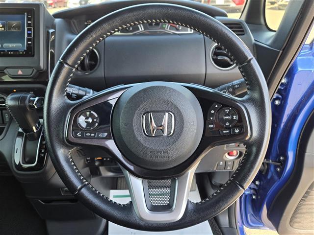 Ｎ－ＢＯＸカスタム Ｇ・Ｌターボホンダセンシング　ターボ車　レーダークルーズコントロール　ビルトインＥＴＣ２．０　ドライブレコーダー　純正ＳＤナビ（ＶＸＭ－２０４ＶＦｉ）　Ｂｌｕｅｔｏｏｔｈオーディオ　フルセグテレビ　バックカメラ　シートヒーター（3枚目）