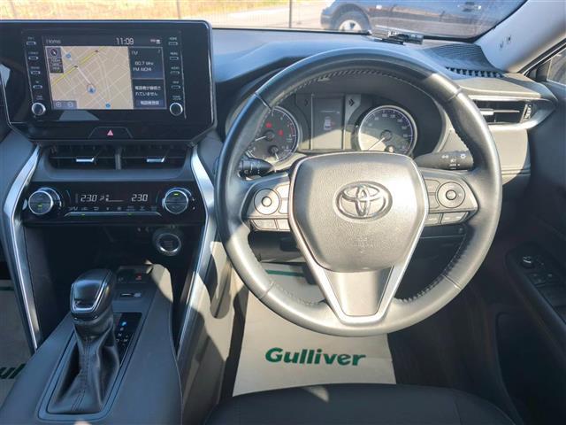 ハリアー Ｓ　純正８インチナビ　バックカメラ　ＥＴＣ　ドラレコ　クルコン　衝突被害軽減装置　オートマチックハイビーム　パーキングサポートブレーキ　ＬＥＤヘッドライト　オートライト　オートエアコン　純正アルミ　禁煙車（2枚目）