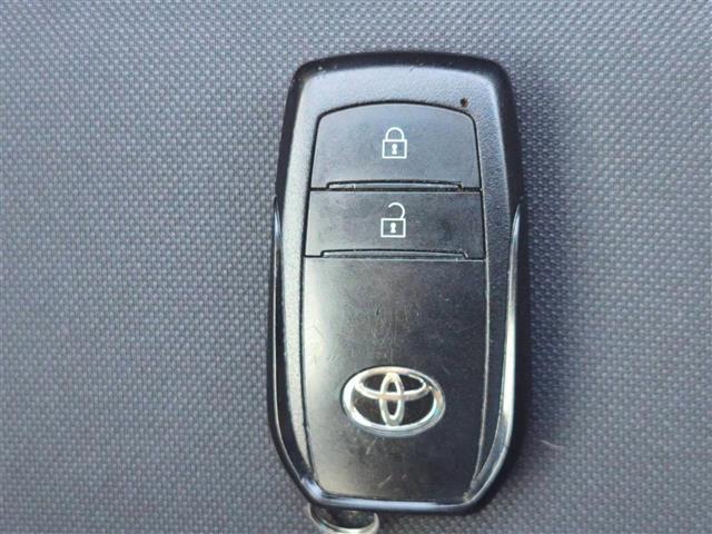 ハリアー Ｓ　純正８インチナビ　バックカメラ　ＥＴＣ　ドラレコ　クルコン　衝突被害軽減装置　オートマチックハイビーム　パーキングサポートブレーキ　ＬＥＤヘッドライト　オートライト　オートエアコン　純正アルミ　禁煙車（41枚目）