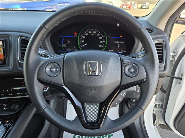 ヴェゼル ハイブリッドＺ　アダプティブクルーズコントロール　パドルシフト　ＥＴＣ　社外ＳＤナビ（ＭＤＶ－Ｚ７０１）　Ｂｌｕｅｔｏｏｔｈオーディオ　フルセグテレビ　バックカメラ　ＭＴモード付きＡＴ　Ｄ＋Ｎ席ヒートシーター（3枚目）