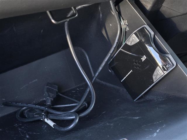 ヴェゼル ハイブリッドＺ　アダプティブクルーズコントロール　パドルシフト　ＥＴＣ　社外ＳＤナビ（ＭＤＶ－Ｚ７０１）　Ｂｌｕｅｔｏｏｔｈオーディオ　フルセグテレビ　バックカメラ　ＭＴモード付きＡＴ　Ｄ＋Ｎ席ヒートシーター（17枚目）