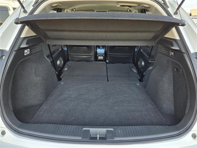 ヴェゼル ハイブリッドＺ　アダプティブクルーズコントロール　パドルシフト　ＥＴＣ　社外ＳＤナビ（ＭＤＶ－Ｚ７０１）　Ｂｌｕｅｔｏｏｔｈオーディオ　フルセグテレビ　バックカメラ　ＭＴモード付きＡＴ　Ｄ＋Ｎ席ヒートシーター（29枚目）