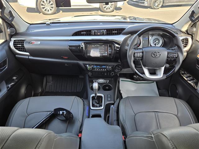 ハイラックス Z GANADORマフラー RAYS製17インチアルミホイール RICKSスキッドプレート INNOルーフキャリア EGRバグガード HELIOSサイドステップ BATTLEZリフトアップスプリング(41枚目)