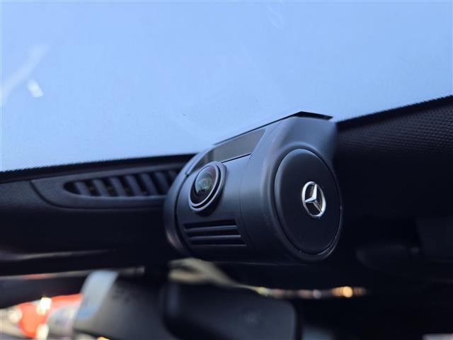 Ｃクラス Ｃ４３　４マチッククーペ　ディストロニック　ツインターボ　４ＷＤ　ムーンルーフ　Ｄ＋Ｎ席シートヒーター　ハンドル支援　パーキングアシスト　純正メモリーナビ　Ｂｌｕｅｔｏｏｔｈオーディオ　純正ドライブレコーダー（17枚目）