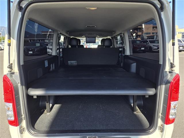 ハイエースバン スーパーGL ダークプライム ベッドキット モデリスタエアロ(フロント) 純正SDナビ(NSZT-W66T) Bluetoothオーディオ フルセグテレビ 共豊AME製アルミホイール(15インチ) 後席フリップダウンモニター(2枚目)