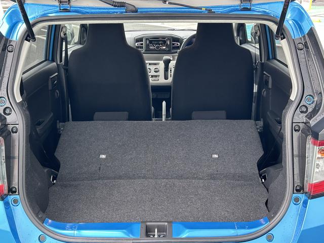 シートを倒せば広い荷室