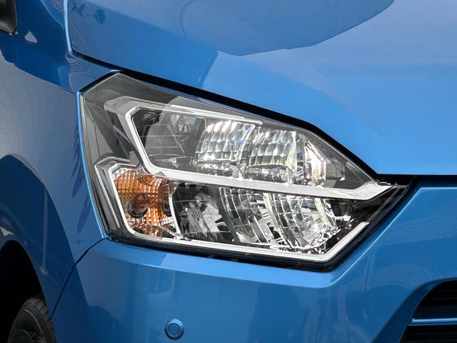 オートライト機能ＬＥＤヘッドランプ付きで、大変明るく夜間運転の視界をサポートしてくれます。また、夕暮れ時やトンネル走行時にヘッドランプが自動で点灯してくれます。