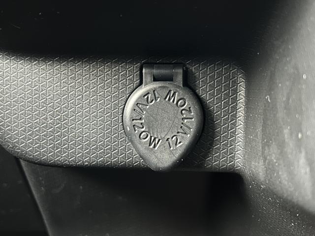 １２ｖアクセサリーソケットです。様々な電源として使用できます♪