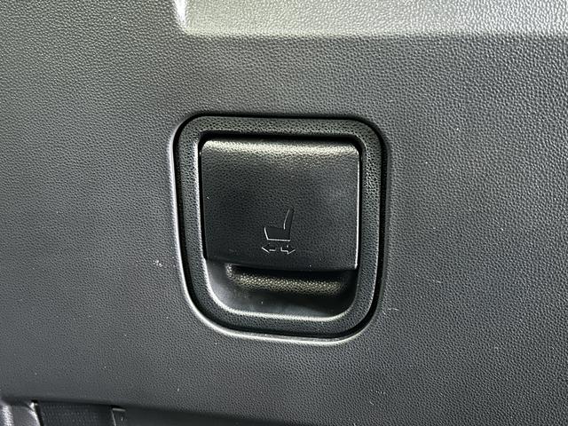 クレジットでご契約いただくと保険とセットがお得です。ディーラーならではの保険プランをご用意しておりますので、自動車保険もお任せください！