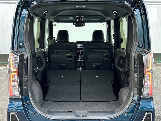 シートを倒せば広い荷室