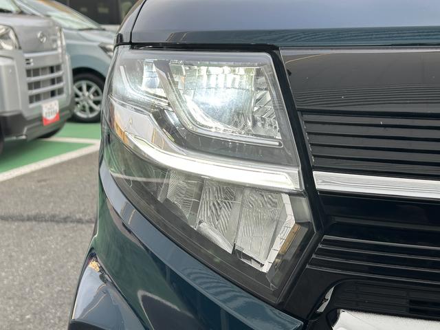 オートライト機能ＬＥＤヘッドランプ付きで、大変明るく夜間運転の視界をサポートしてくれます。また、夕暮れ時やトンネル走行時にヘッドランプが自動で点灯してくれます。