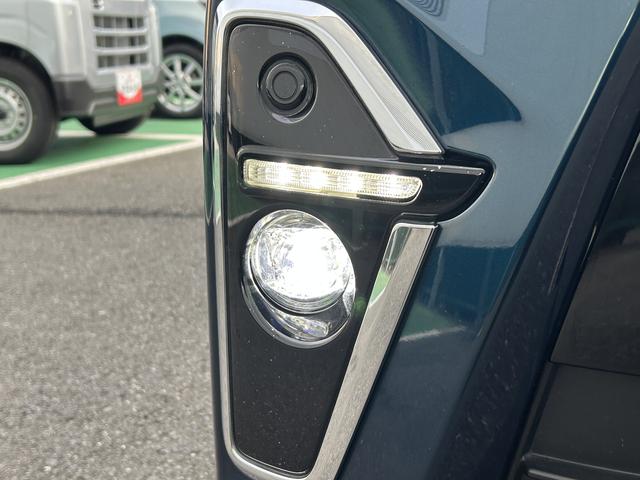 ＬＥＤフォグランプ付きで、明るい光が霧の発生や悪天候時に、視界の確保をサポートしてくれます。