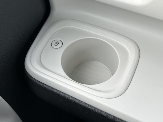 ムーヴキャンバス ストライプスＧターボ　純正７インチナビ　パノラマモニター　保証　新車保証・まごころ保証　１年間・走行距離無制限付き　純正７インチナビ　パノラマモニター　キーフリーシステム　アイドリングストップ　ＬＥＤヘッドランプ　両側電動スライドドア　クルーズコントロール（36枚目）