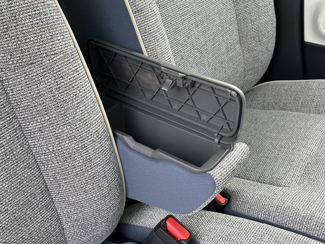 ムーヴキャンバス ストライプスＧターボ　純正７インチナビ　パノラマモニター　保証　新車保証・まごころ保証　１年間・走行距離無制限付き　純正７インチナビ　パノラマモニター　キーフリーシステム　アイドリングストップ　ＬＥＤヘッドランプ　両側電動スライドドア　クルーズコントロール（41枚目）