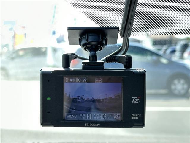 Sスタイルブラック トヨタセーフティーセンス 純正9型メモリーナビ CD DVD SD BT フルセグTV バックカメラ 純正エアロ 社外15インチAW コーナーセンサー ヘッドライトレベライザー プリクラッシュ ETC(4枚目)
