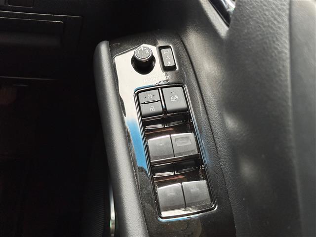 アルファード ２．５Ｓ　Ｃパッケージ　ツインムーンルーフ　セーフティセンス　デジタルインナーミラー　ＢＳＭ　１２インチフリップダウンモニター　９インチディスプレイオーディオ　ナビ／フルセグＴＶ　バックカメラ　ＥＴＣ　スペアタイヤ（26枚目）