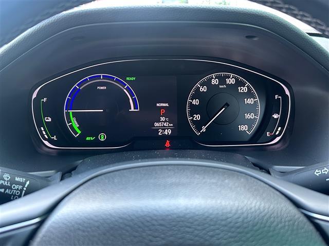 アコード ＥＸ　モデューロエアロ　サンルーフ　ホンダセンシング　渋滞追従機能付アダプティブクルーズコントロール　ＢＳＭ　純正ナビ　バックカメラ　ＥＴＣ　ドライブレコーダー　ワイヤレス充電　本革シート　シートヒーター（10枚目）