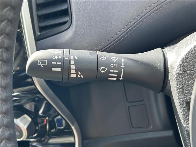 セレナ ｅ－パワー　ハイウェイスターＶ　セーフティパックＢ　プロパイロット　純正１０インチナビ　アラウンドビューモニター　ＥＴＣ　ドライブレコーダー　ハンズフリー両側電動スライドドア　リアオートエアコン　シートヒーター／ステアリングヒーター（23枚目）