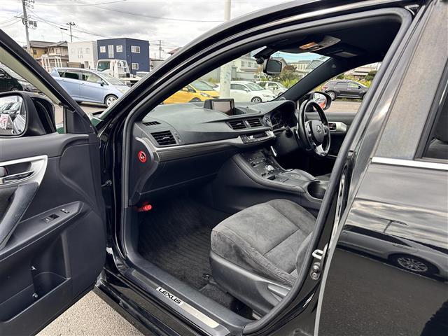 CT CT200h Fスポーツ 後期型ヘッドライト 純正メーカーHDDナビ CD DVD MSV USB AUX フルセグTV バックカメラ 純正17インチAW クルーズコントロール シートヒーター シートリフター スマートキー(30枚目)