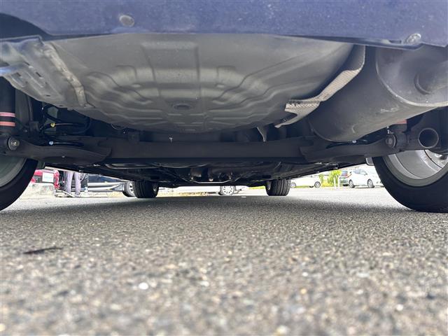 ノート ｅ－パワーオーテック　スポーツスペック　インテリジェントクルーズコントロール　インテリジェントアラウンドビューモニター　インテリジェントルームミラー　エマージェンシーブレーキ　車線逸脱警報　踏み間違い衝突防止アシスト　ハイビームアシスト（42枚目）