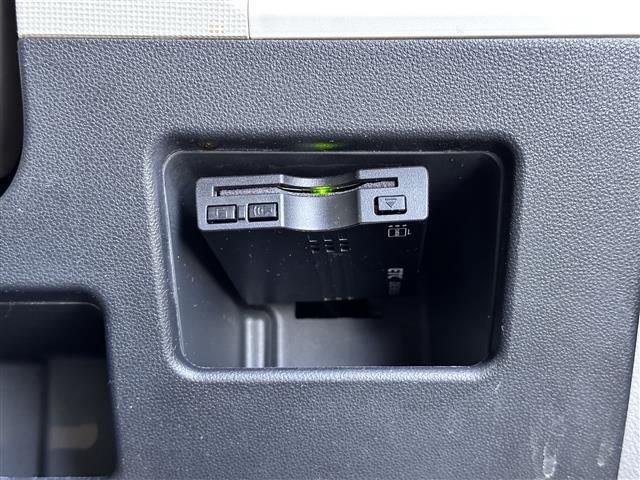 ムーヴキャンバス Ｘメイクアップリミテッド　ＳＡＩＩＩ　スマートアシスト３　純正８インチナビ　パノラマモニター　ＥＴＣ　ドライブレコーダー　両側電動スライドドア　社外１４インチアルミホイール　ＬＥＤヘッドランプ　フォグランプ　オートライト　オートハイビーム（6枚目）