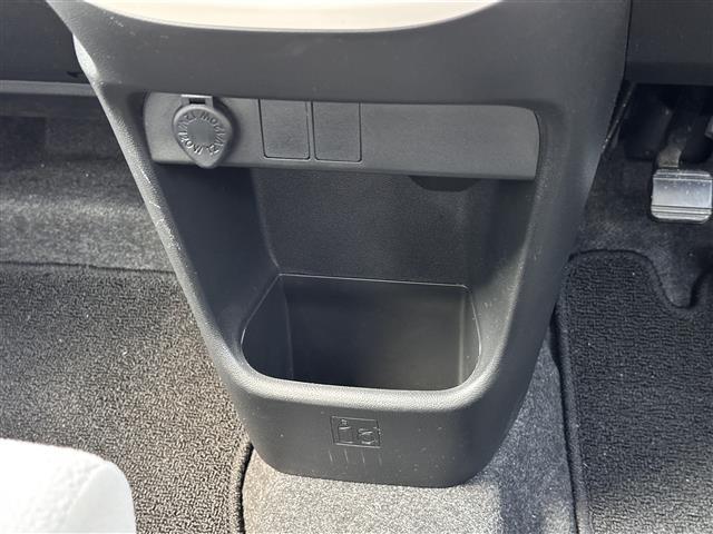 ムーヴキャンバス ＧメイクアップＶＳ　ＳＡＩＩＩ　スマートアシスト３　パノラマモニター　純正ナビ　運転席シートヒーター　両側電動スライドドア　ＬＥＤヘッドランプ　衝突回避支援ブレーキ機能　誤発進抑制制御機能　車線逸脱警報機能　オートハイビーム（12枚目）