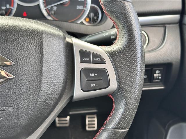 スイフトスポーツ ベースグレード 6MT 社外SDナビ CD DVD SD BT フルセグTV 社外15インチAW 純正アルミ サマータイヤ積み込み クルーズコントロール ヘッドライトレベライザー ステアリングスイッチ スマートキー(8枚目)