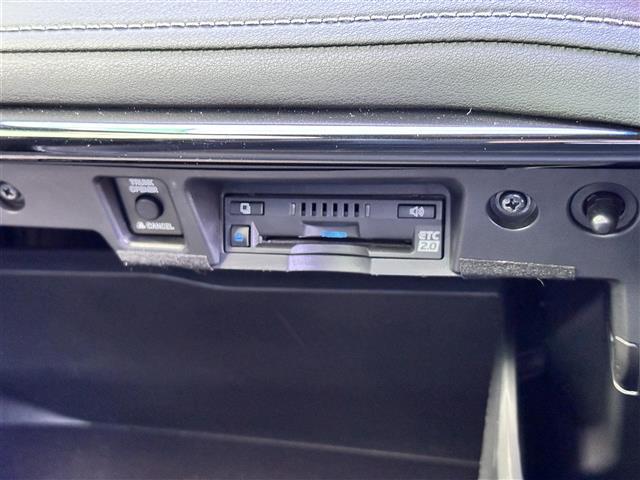 クラウンハイブリッド RSアドバンス TRDエアロ セーフティパッケージプラス セーフティセンス レザーシートパッケージ 純正ナビ パノラミックビューモニター ETC2.0 ドライブレコーダー 本革シート シートヒーター/ベンチレーション(6枚目)