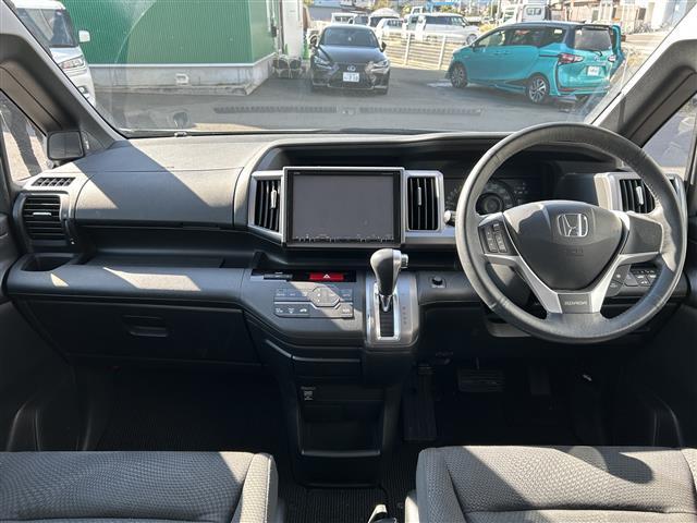 ステップワゴンスパーダ Z 7人乗り 純正9インチナビ CD/DVD/Bluetooth/フルセグTV ETC ドライブレコーダー 両側電動スライドドア コンフォートビューパッケージ HIDヘッドランプ 社外15インチAW(3枚目)