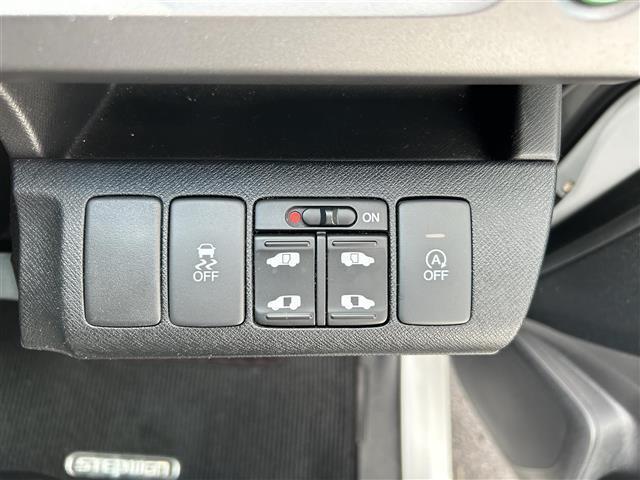 ステップワゴンスパーダ Z 7人乗り 純正9インチナビ CD/DVD/Bluetooth/フルセグTV ETC ドライブレコーダー 両側電動スライドドア コンフォートビューパッケージ HIDヘッドランプ 社外15インチAW(5枚目)