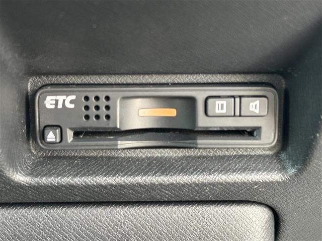 ステップワゴンスパーダ Z 7人乗り 純正9インチナビ CD/DVD/Bluetooth/フルセグTV ETC ドライブレコーダー 両側電動スライドドア コンフォートビューパッケージ HIDヘッドランプ 社外15インチAW(6枚目)