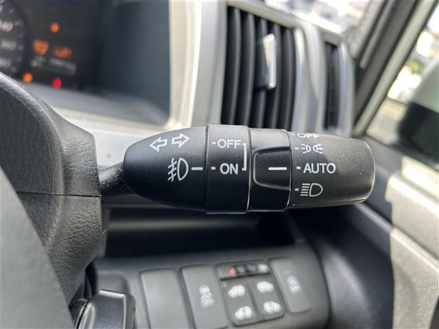 ステップワゴンスパーダ Z 7人乗り 純正9インチナビ CD/DVD/Bluetooth/フルセグTV ETC ドライブレコーダー 両側電動スライドドア コンフォートビューパッケージ HIDヘッドランプ 社外15インチAW(10枚目)