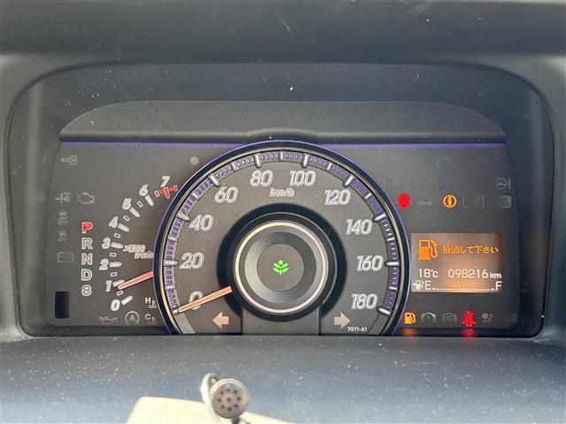 ステップワゴンスパーダ Z 7人乗り 純正9インチナビ CD/DVD/Bluetooth/フルセグTV ETC ドライブレコーダー 両側電動スライドドア コンフォートビューパッケージ HIDヘッドランプ 社外15インチAW(11枚目)