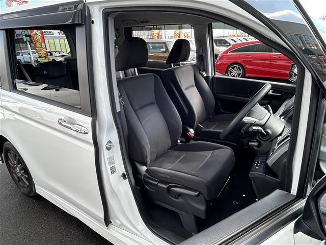 ステップワゴンスパーダ Z 7人乗り 純正9インチナビ CD/DVD/Bluetooth/フルセグTV ETC ドライブレコーダー 両側電動スライドドア コンフォートビューパッケージ HIDヘッドランプ 社外15インチAW(14枚目)