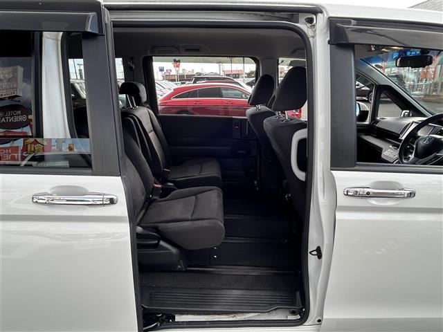 ステップワゴンスパーダ Z 7人乗り 純正9インチナビ CD/DVD/Bluetooth/フルセグTV ETC ドライブレコーダー 両側電動スライドドア コンフォートビューパッケージ HIDヘッドランプ 社外15インチAW(28枚目)