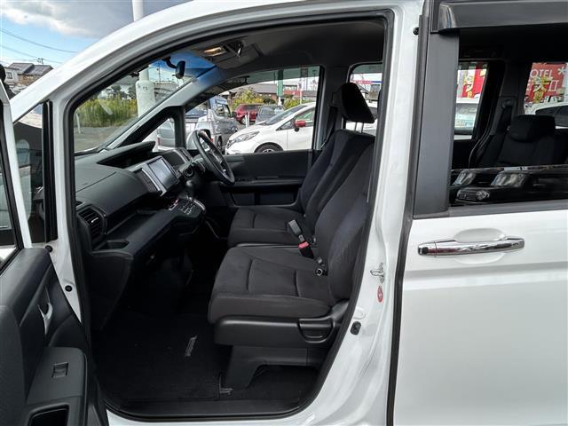 ステップワゴンスパーダ Z 7人乗り 純正9インチナビ CD/DVD/Bluetooth/フルセグTV ETC ドライブレコーダー 両側電動スライドドア コンフォートビューパッケージ HIDヘッドランプ 社外15インチAW(30枚目)