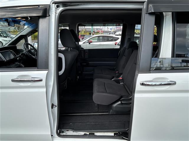 ステップワゴンスパーダ Z 7人乗り 純正9インチナビ CD/DVD/Bluetooth/フルセグTV ETC ドライブレコーダー 両側電動スライドドア コンフォートビューパッケージ HIDヘッドランプ 社外15インチAW(31枚目)