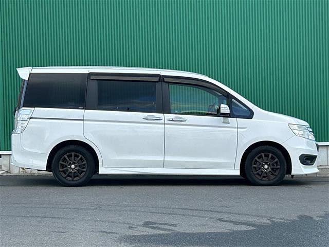 ステップワゴンスパーダ Z 7人乗り 純正9インチナビ CD/DVD/Bluetooth/フルセグTV ETC ドライブレコーダー 両側電動スライドドア コンフォートビューパッケージ HIDヘッドランプ 社外15インチAW(35枚目)