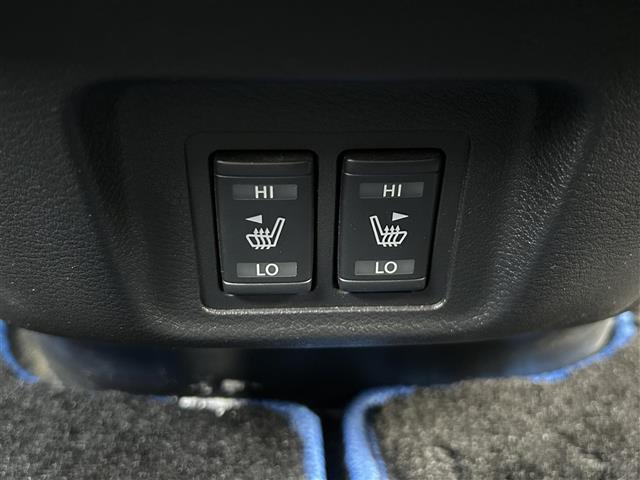 セレナ e-パワー ハイウェイスターV プロパイロット セーフティパックB プレミアムインテリア 純正フリップダウンモニター 純正9インチナビ アラウンドビューモニター インテリジェントルームミラー シートヒーター 両側電動スライドドア(11枚目)